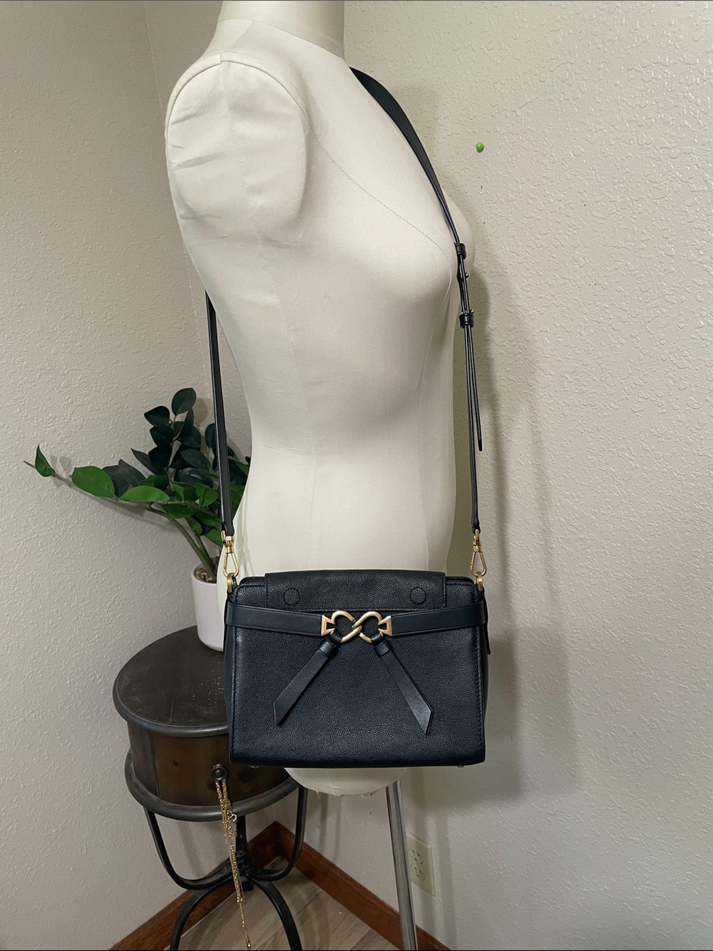 Kate Spade Black Toujours  Leather Crossbody Bag with Gold Hardware - Picture 3 of 11